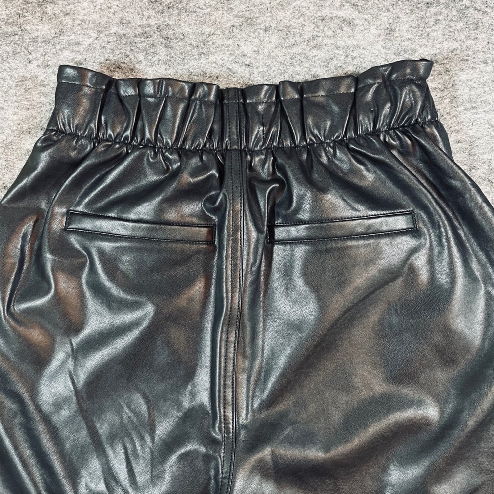 Abercrombie & Fitch Vegan Leather Pants Womens M Black Paperbag‎ Waist Edgy Chic - Picture 5 of 11